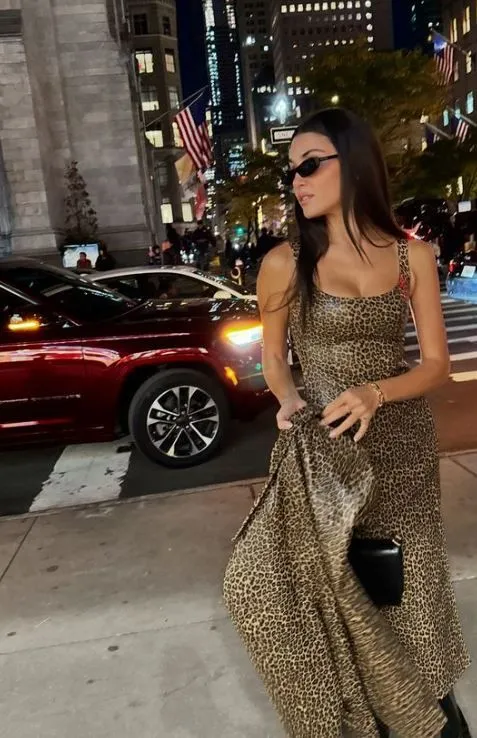 Hande Erçel sevgilisi Hakan Sabancı ile New York'ta! Çiftin yeni pozu beğeni topladı