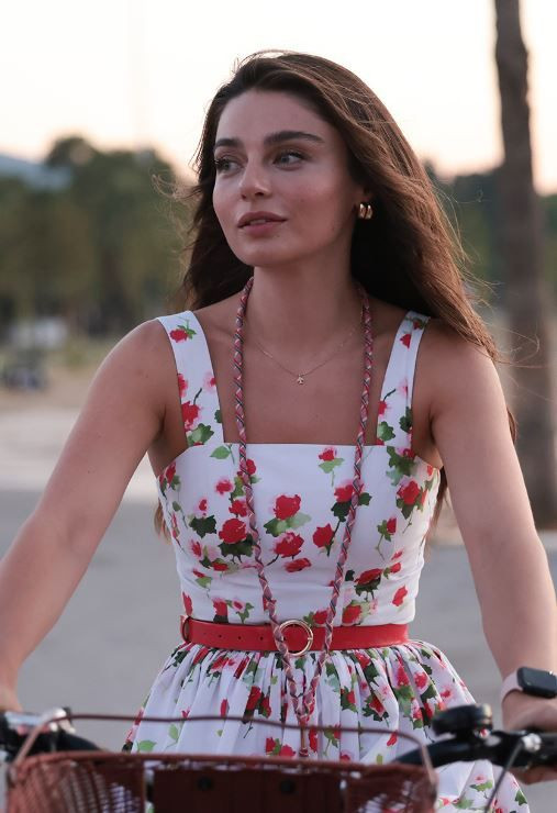 Ayça Ayşin Turan ve Furkan Andıç'lı '39 Derecede Aşk' filminden İlk kareler yayınlandı