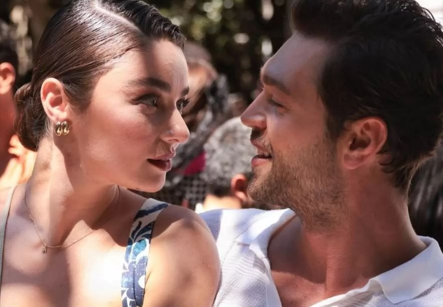 Ayça Ayşin Turan ve Furkan Andıç'lı '39 Derecede Aşk' filminden İlk kareler yayınlandı