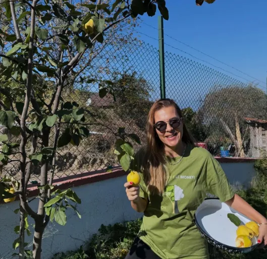 Burcu Kara doğup büyüdüğü evi yeniledi: "5 yıl önce başladı hayallerimiz, tutkuyla bağlandık toprağa"