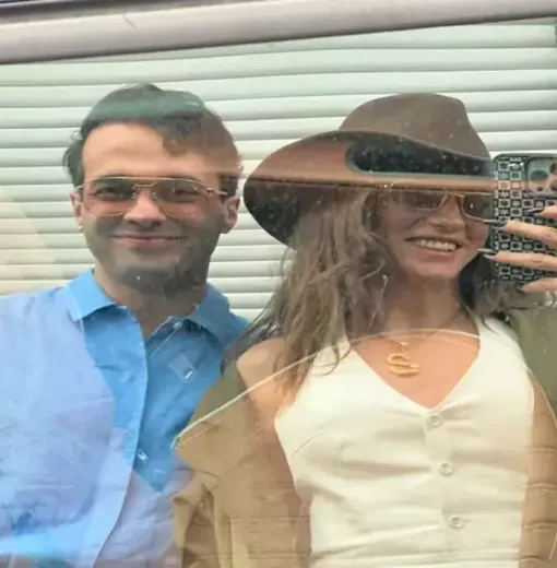 Mert Demir aşka geldi! Serenay Sarıkaya ile yeni karesini paylaştı