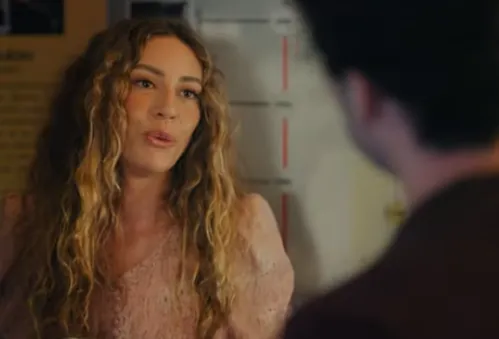 Sinem Kobal başrollü “Her Şeyin Başı Merkür" filminden ilk fragman yayınlandı! Ne zaman vizyona girecek? Sinem Kobal başrollü “Her Şeyin Başı Merkür" filminden ilk fragman yayınlandı! Ne zaman vizyona girecek?