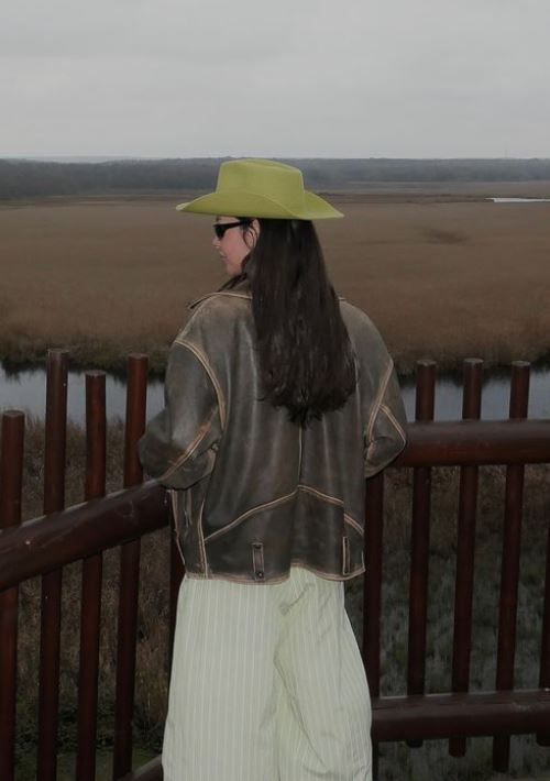 Yasemin Özilhan'ın kovboy tarzı beğeni topladı! Görenler Kendall Jenner’a benzetti