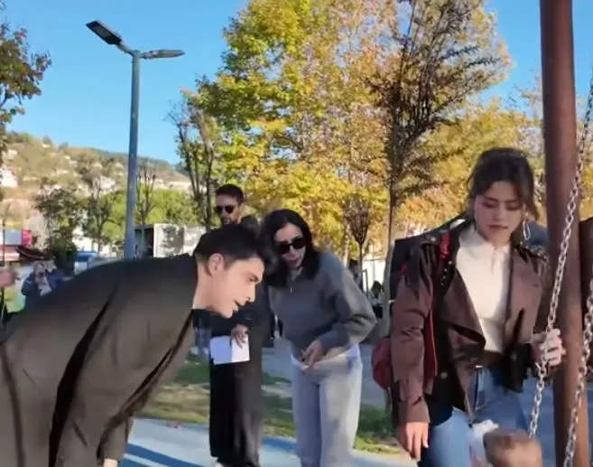 Kızılcık Şerbeti'nin yeni kamera arkası görüntüleri yayınlandı
