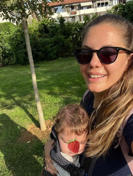 Eda Ece ile Buğrahan Tuncer'in romantik Paris tatili