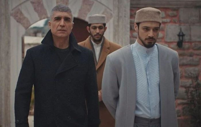 11 yıl önce... Özcan Deniz ve Mert Yazıcıoğlu'nun yıllar önceki hali görenleri şaşırttı