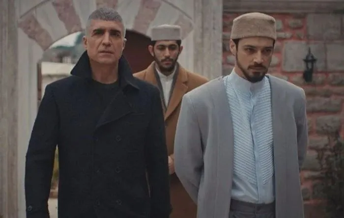 11 yıl önce... Özcan Deniz ve Mert Yazıcıoğlu'nun yıllar önceki hali görenleri şaşırttı