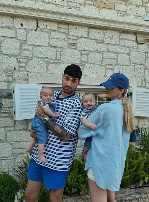 Yasemin Şefkatli Tatlıses ikizlerinin sevimli hallerini paylaştı