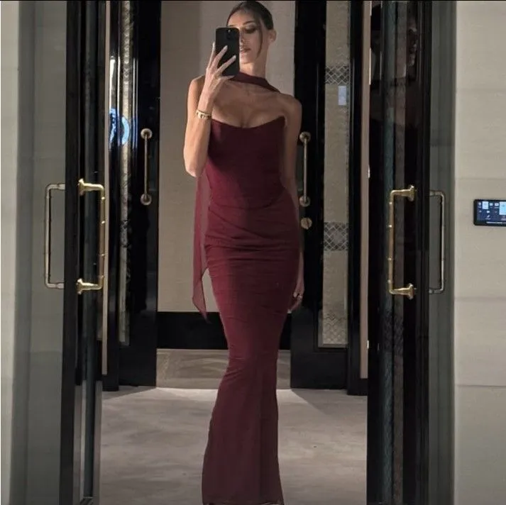 Elle gecesinde ünlülerin şıklık yarışı