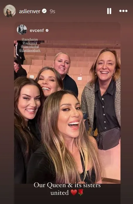 Yıllar sonra aynı pozu verdiler! Fahriye Evcen, Aslı Enver ve Sinem Kobal bir arada