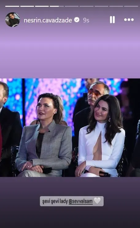 Nesrin Cavadzade ödül törenindeki beyaz elbisesi ile dikkat çekti