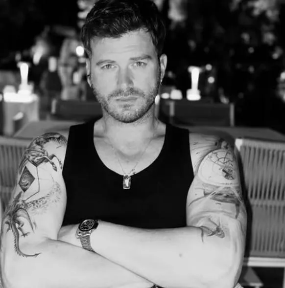 İngiltere'de aşçılık eğitimi alan Kıvanç Tatlıtuğ'un restoran açacağı iddia edildi