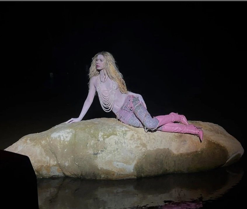 Aleyna Tilki'nin dikkat çeken yeni tarzı: Rock star!