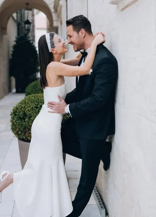 Oyuncu Burak Çelik'in mutlu günü! Ece Bayrak ile dünyaevine girdi