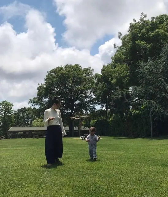 Nil Karaibrahimgil anneliği anlattı: "Her günümü onu anlayarak, ona saygı duyarak geçirmeye çalışıyorum"