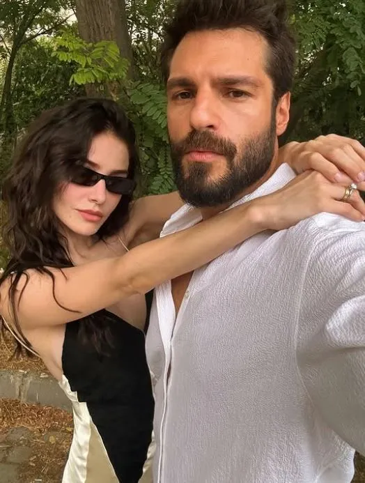 Oyuncu Özge Gürel'den eşi Serkan Çayoğlu'na romantik sözler: Çok aşık oldum ve hâlâ çok aşık olmaya devam ediyorum