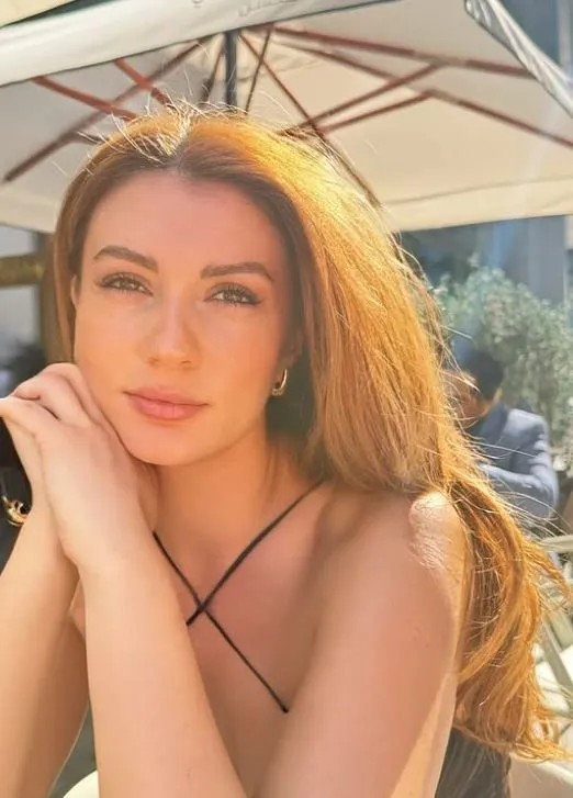 Burcu Özberk, Dubai pozlarını paylaştı! Fit fiziği ile dikkat çekti