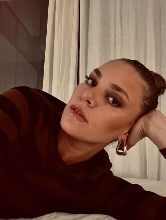 Aslı Enver, eşi Berkin Gökbudak ile Madrid pozlarını paylaştı