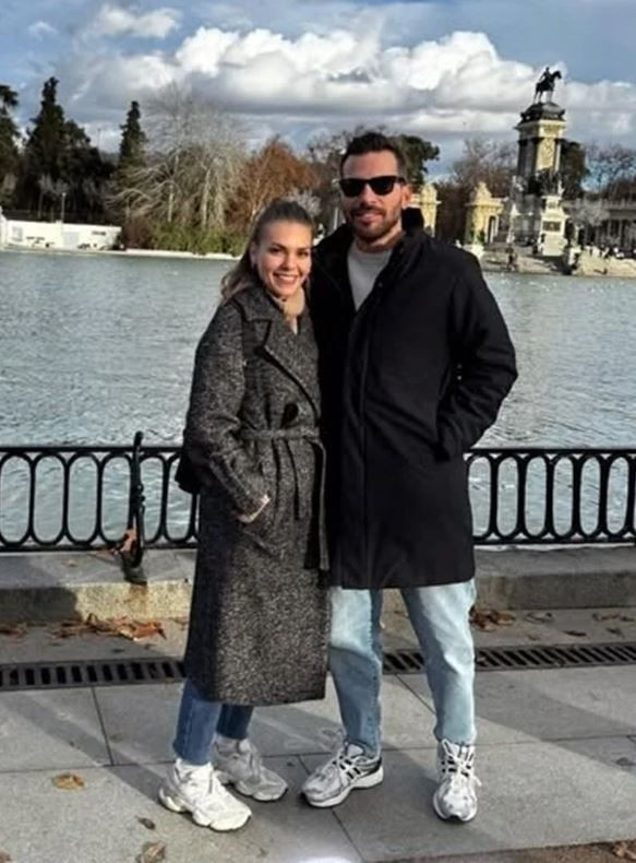 Aslı Enver, eşi Berkin Gökbudak ile Madrid pozlarını paylaştı