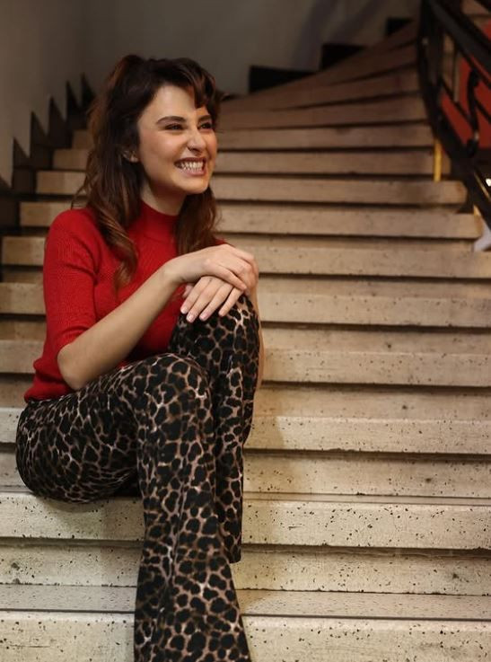 ‘İnci Taneleri’nin Yıldız’ı Ümit Beste Kargın: "Hazar ile iyi anlaşıyorum. Ondan çok şey öğreniyorum"