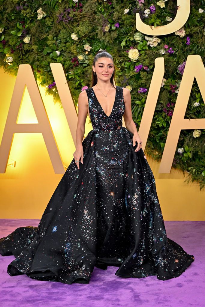 Suudi Arabistan'da Türk rüzgarı esti! Hande Erçel, Fahriye Evcen ve Afra Saraçoğlu şıklıkları ile göz kamaştırdı