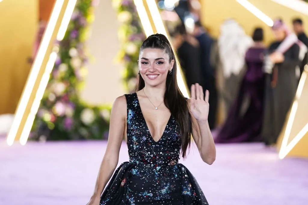 Suudi Arabistan'da Türk rüzgarı esti! Hande Erçel, Fahriye Evcen ve Afra Saraçoğlu şıklıkları ile göz kamaştırdı