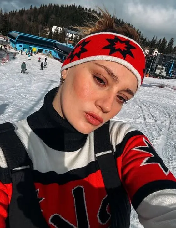 Kar tatiline giden Gizem Karaca'dan yeni hamilelik pozları
