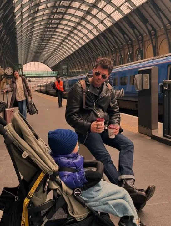 Kıvanç Tatlıtuğ’un oğlu Kurt Efe'yle yeni pozu sosyal medyaya damga vurdu