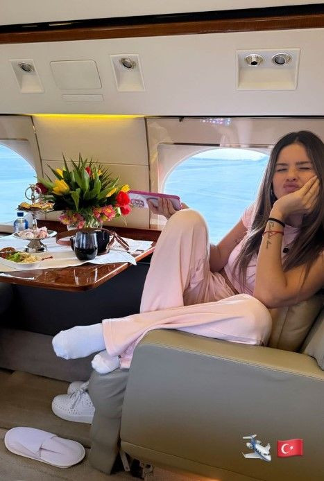 China Suarez, Icardi'nin para karşılığı tuttuğu iddiasını böyle ti'ye aldı