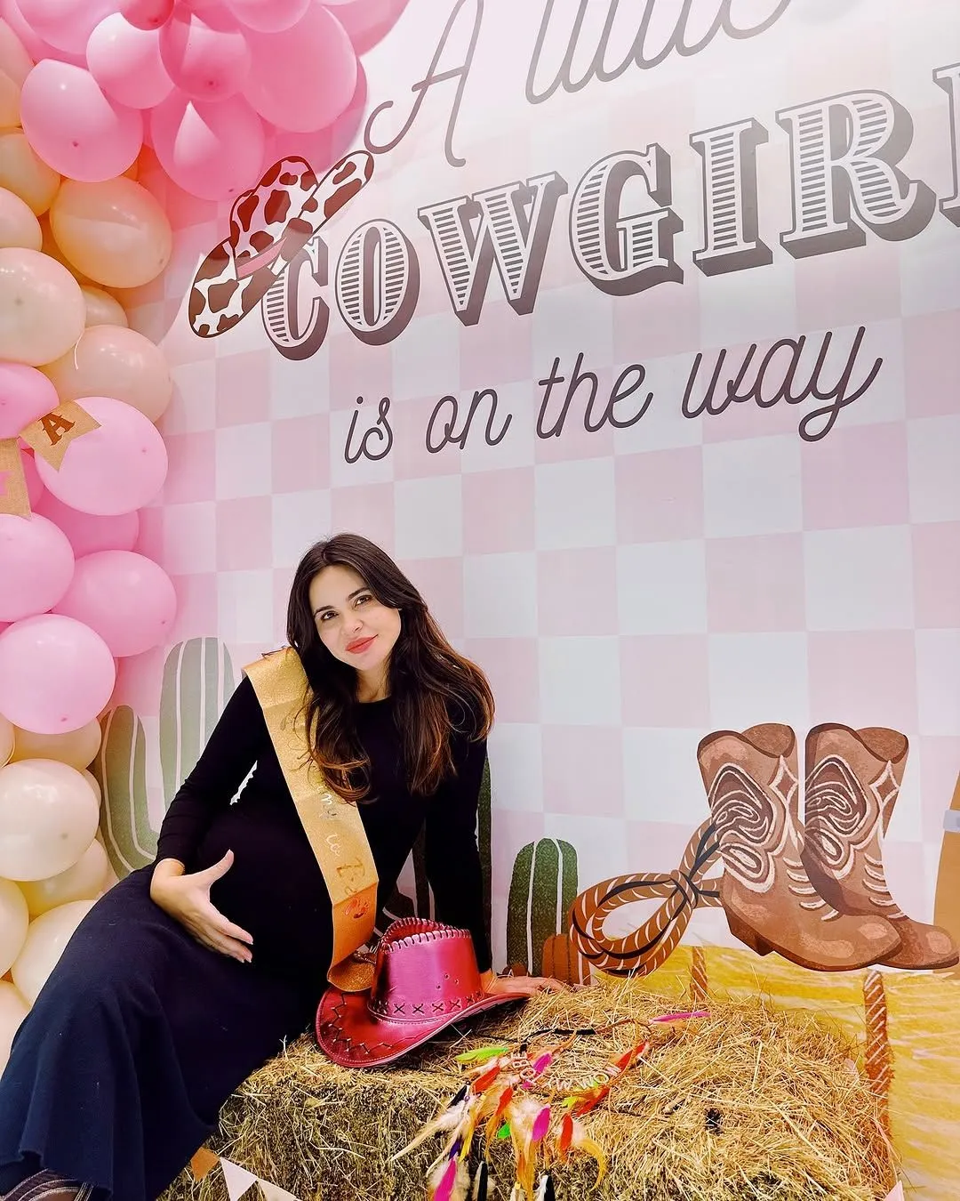 Zeynep Sever Demirel'e baby shower sürprizi