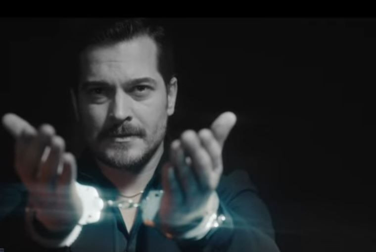Eşref Rüya dizisinin tanıtımı yayınlandı! Demet Özdemir sesiyle büyüledi