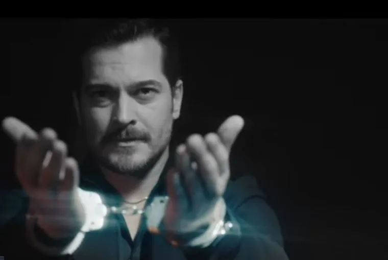 Eşref Rüya dizisinin tanıtımı yayınlandı! Demet Özdemir sesiyle büyüledi