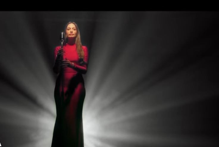 Eşref Rüya dizisinin tanıtımı yayınlandı! Demet Özdemir sesiyle büyüledi