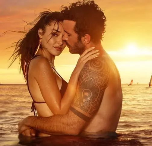 Gupse Özay’dan eşi Barış Arduç ve Hande Erçel’in filmine yorum: Çok güzel, yazı özleten, çok estetik bir film