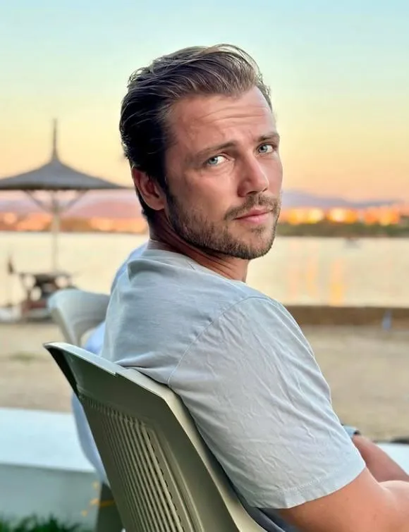 Hayranlarını korkuttu! Tolga Sarıtaş set yolunda kaza geçirdi