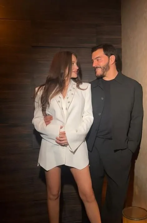 Anne olmak için gün sayan Buse Arslan’dan hamilelik pozları