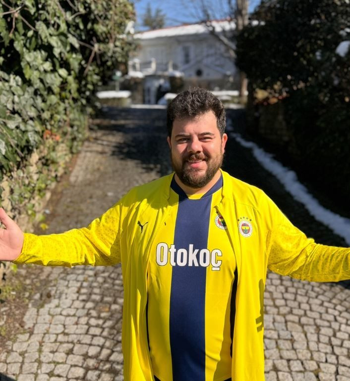 Ünlü isimlerden derbi paylaşımı