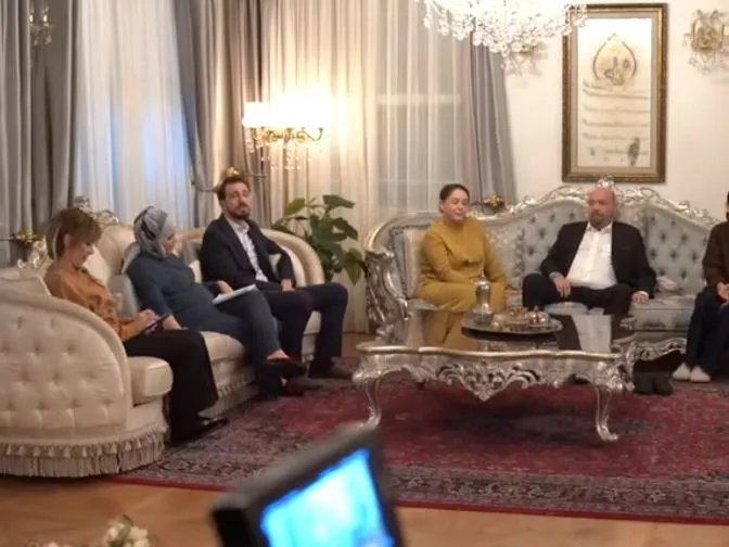 Kızılcık Şerbeti setinden yeni kamera arkası görüntüleri yayınlandı