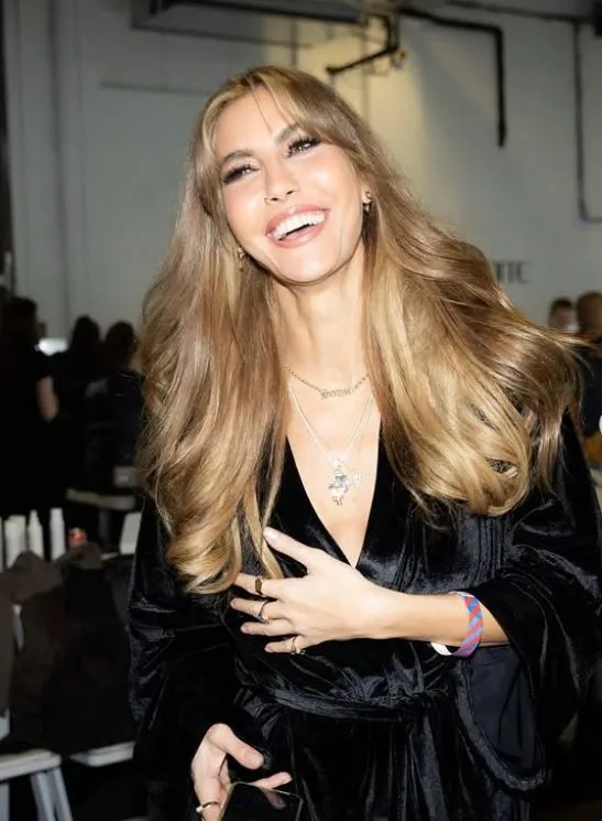 Londra Moda Haftası’nda podyuma çıkmıştı! Çağla Şıkel, Londra pozlarını paylaştı