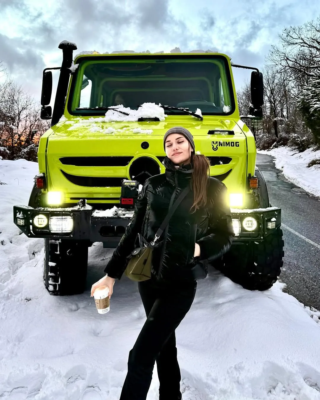 Fahriye Evcen kara doyamadı! Peş peşe paylaştı...