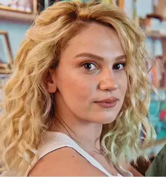 Farah Zeynep Abdullah ve Athena Gökhan aşk mı yaşıyor? Sürpriz yakınlaşma...