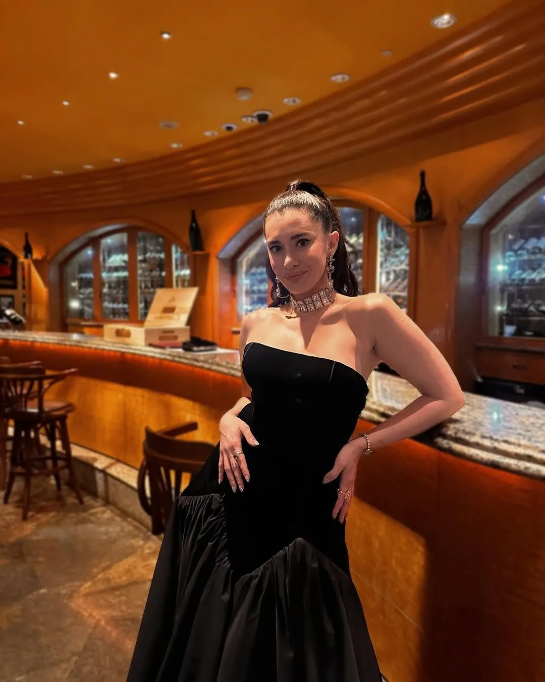 Hande Doğandemir'in Dubai pozlarına beğeni yağdı