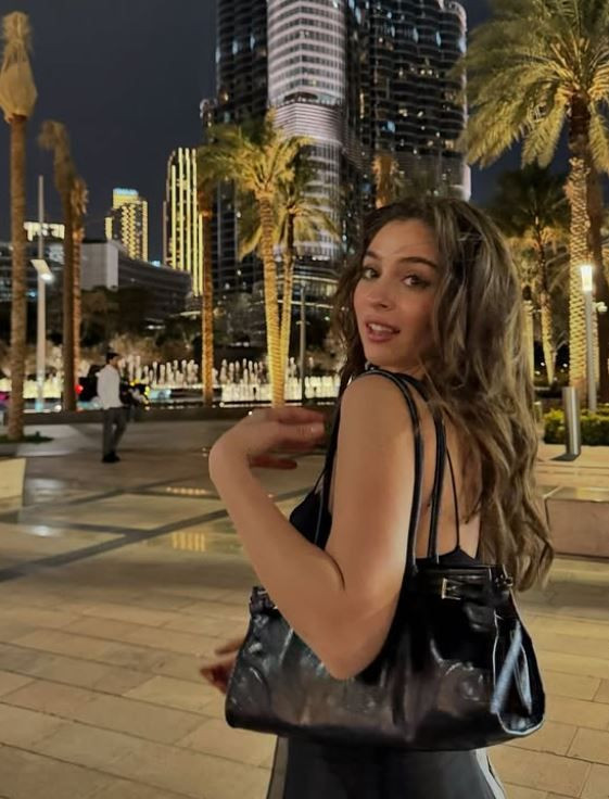 Cemre Baysel'in Dubai pozları beğeni topladı