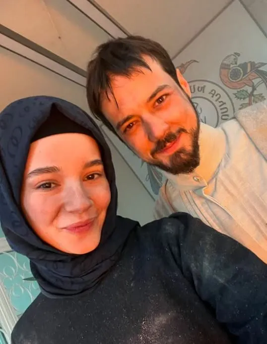 Kızıl Goncalar'ın Zeynep'i, Mina Demirtaş setten kareler paylaştı