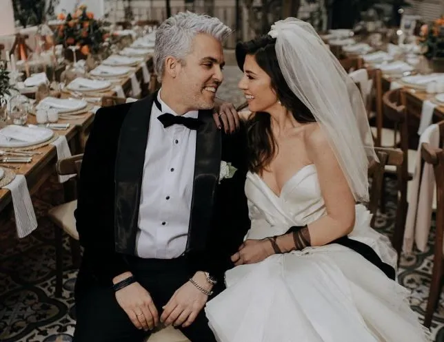 Gökçe Bahadır ile eşinden romantik evlilik yıldönümü kutlaması