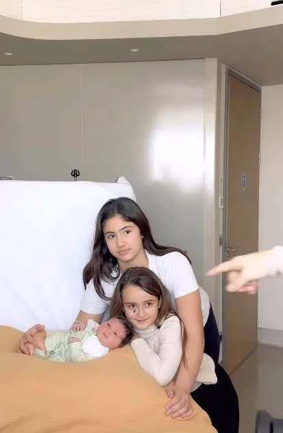 Zeynep Sever Demirel, Yasmin bebeğin yüzünü gösterdi! Doğum hikayesini anlattı