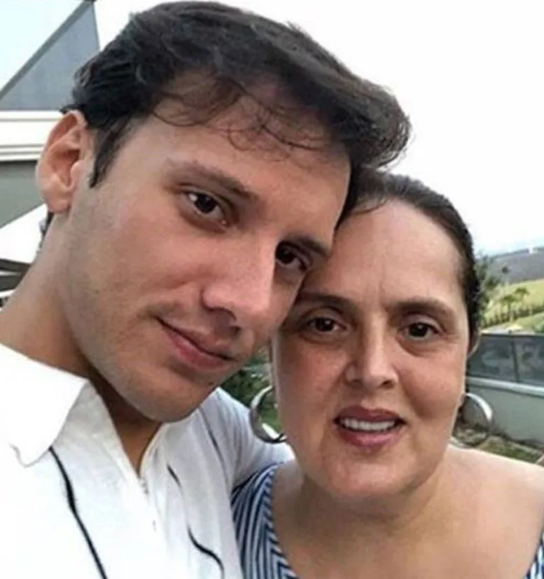 Şarkıcı Edis'in kanser olan annesinden sevindiren haber