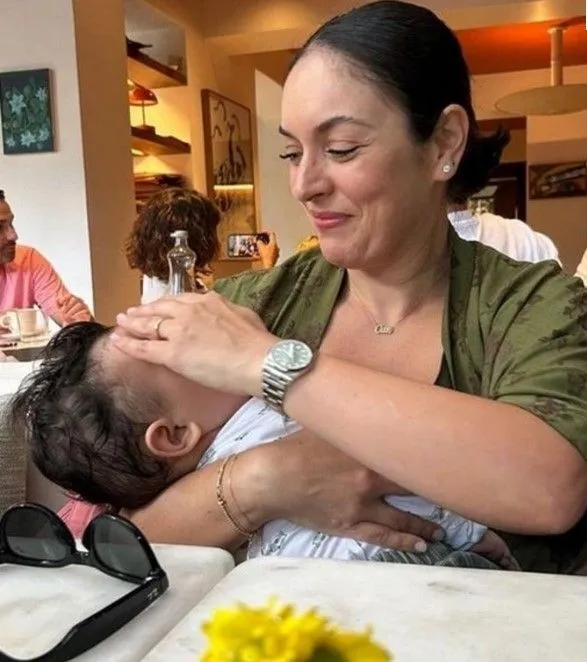 Ezgi Mola'dan, Enis Arıkan ile aralarının açılmasıyla ilgili o iddialara yanıt