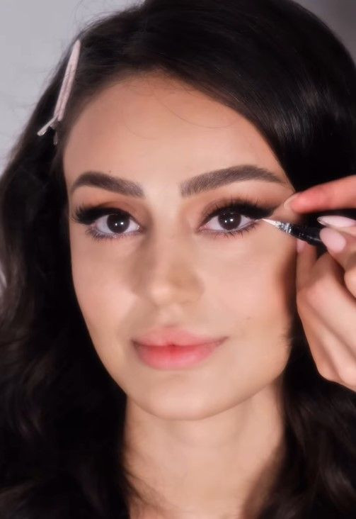 Elif Buse Doğan da akıma uydu: İşte Turkish Delight (Türkan Şoray) makyajı