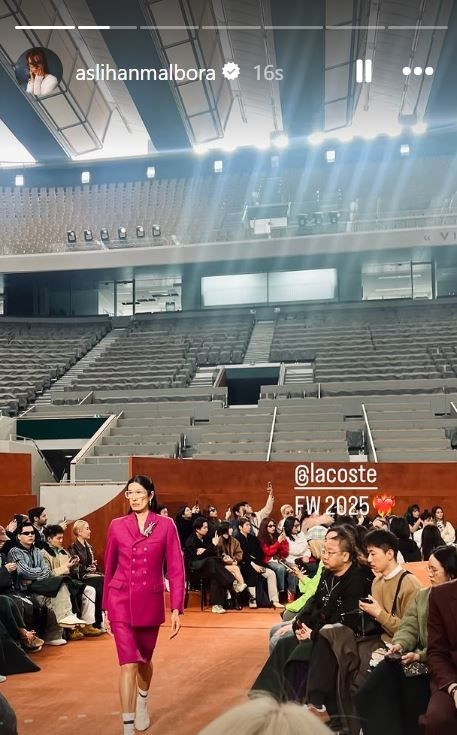 Aslıhan Malbora, Paris Moda Haftası kapsamında Lacoste defilesine katıldı